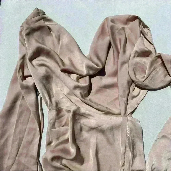 NWT Area Stars Cowl Neck Long Sleeve Satin Midi Dress Backless Size S - Picture 4 of 11